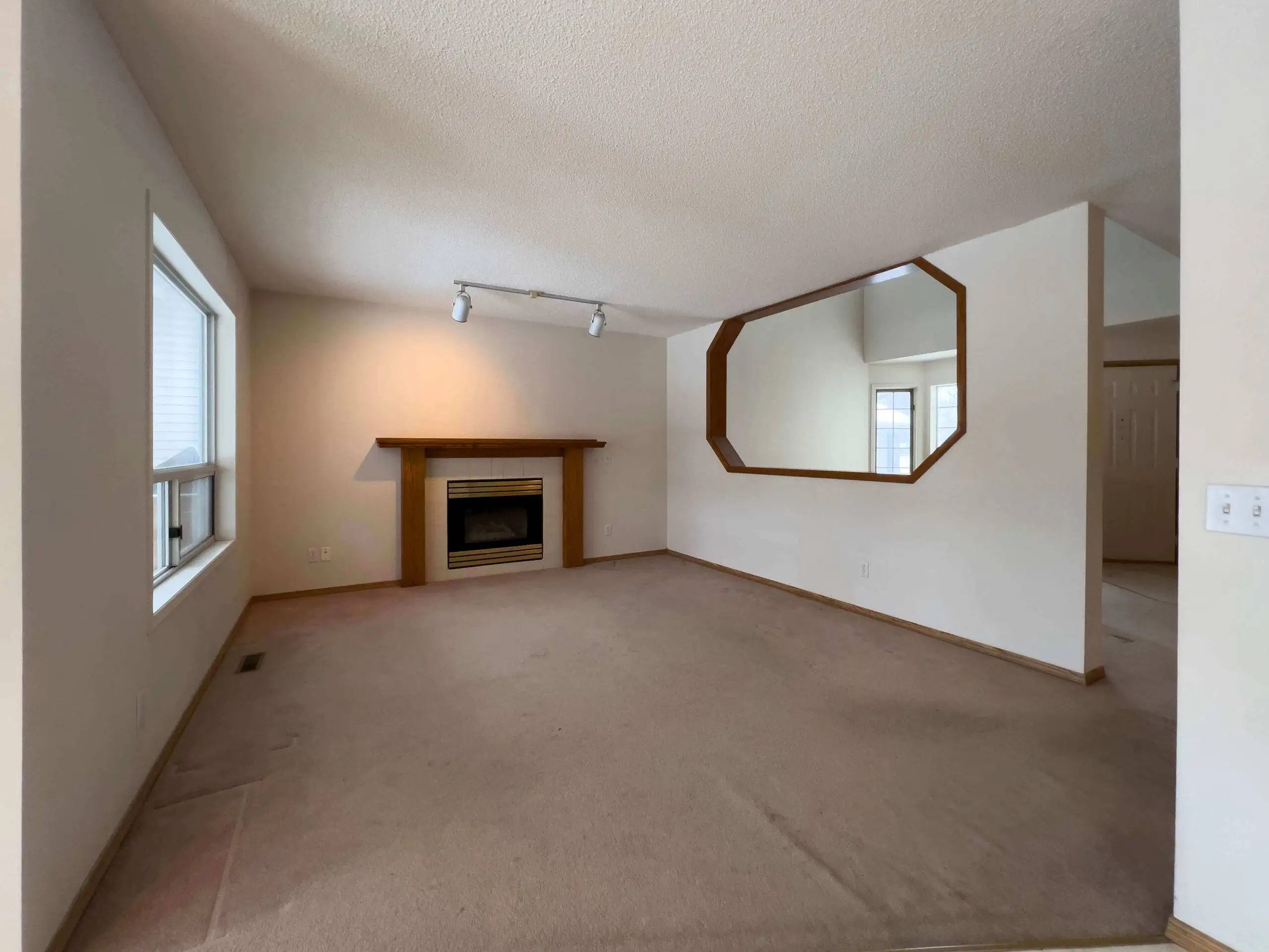 Douglas Glen, Calgary, Alberta Renovation Photo Gallery - 1