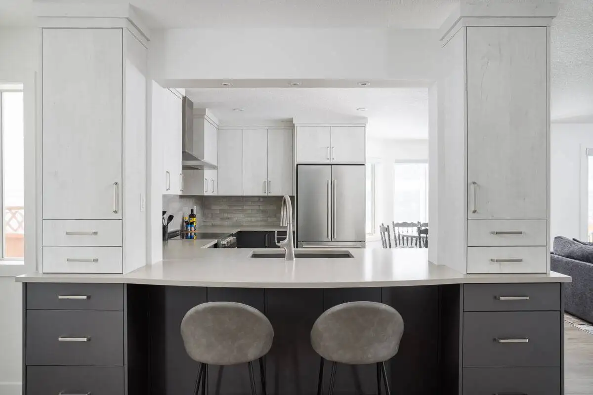 Douglas Glen, Calgary, Alberta Renovation Photo Gallery - 10