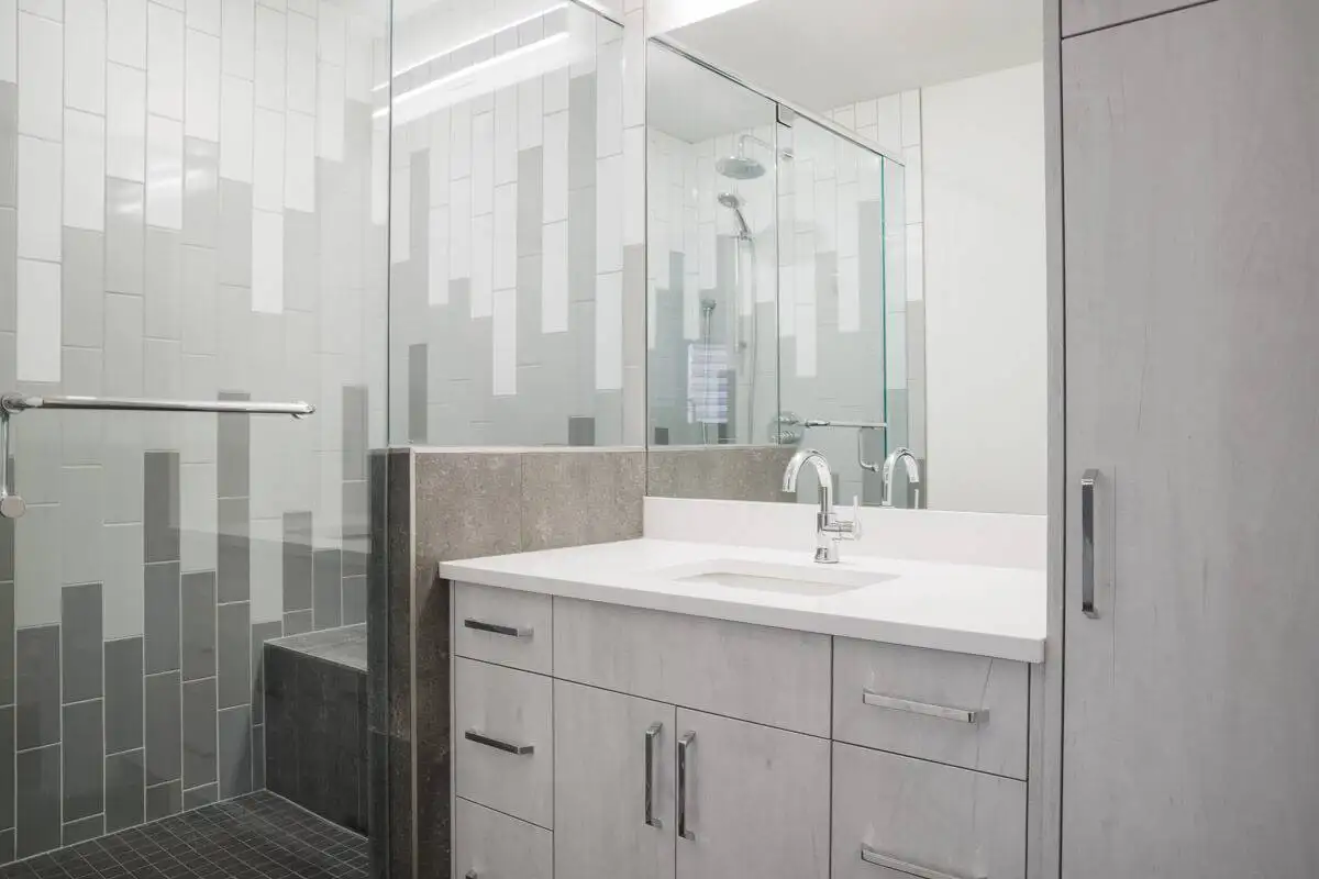 Douglas Glen, Calgary, Alberta Renovation Photo Gallery - 12