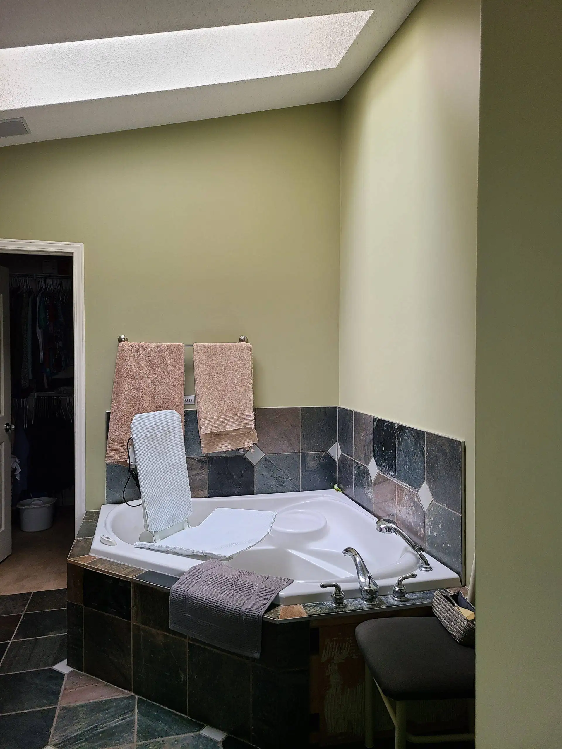 Scenic Acres, Calgary, Alberta Renovation Photo Gallery - 1