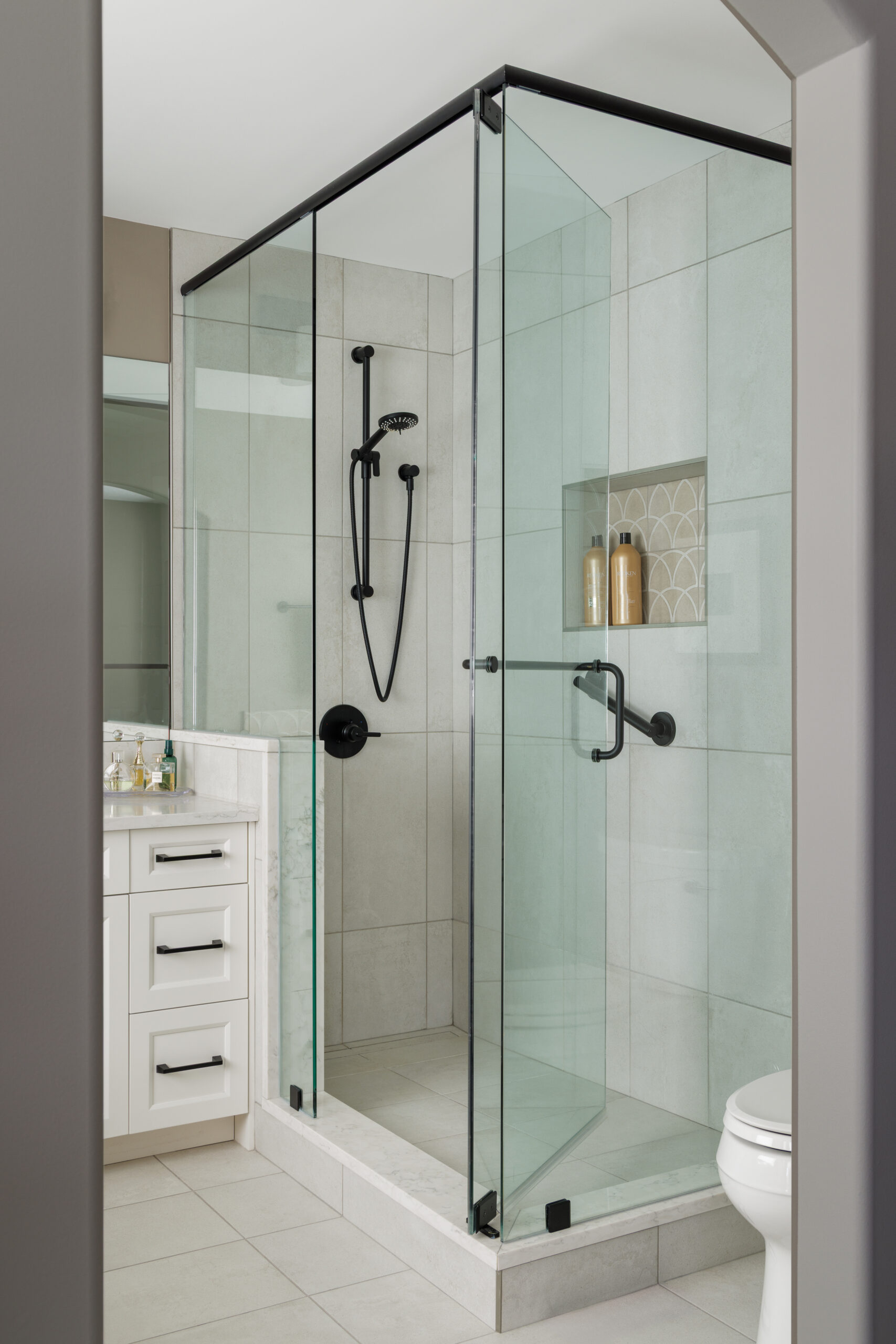 Douglasdale, Calgary, Alberta Renovation Photo Gallery - 24