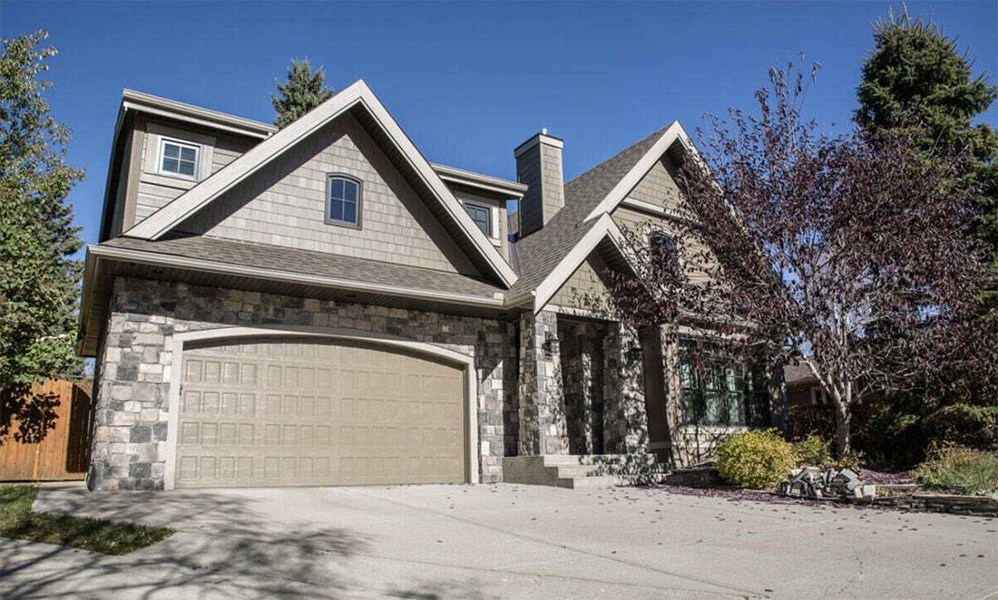 designing your forever home in calgary alberta https://www.pinnaclerenovations.ca/wp-content/uploads/visualcomposer-assets/templates/67ed7925554003.95203765/assets/elements/Pinnacle-Group-Lake-Fraser-Court-High-Res-003-scaled.jpg